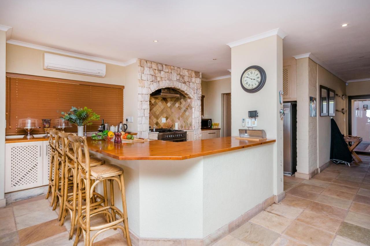 Whale Waters Self Catering Gansbaai Apartment De Kelders Bagian luar foto