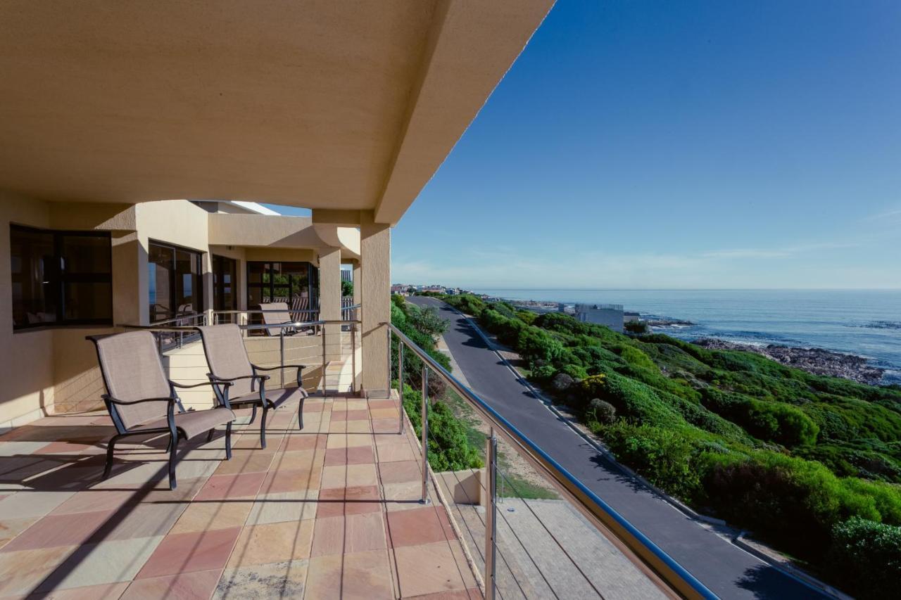 Whale Waters Self Catering Gansbaai Apartment De Kelders Bagian luar foto