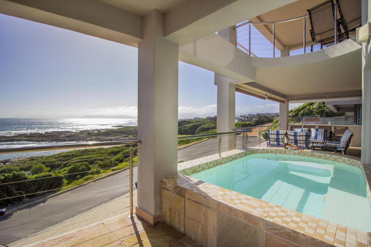 Whale Waters Self Catering Gansbaai Apartment De Kelders Bagian luar foto