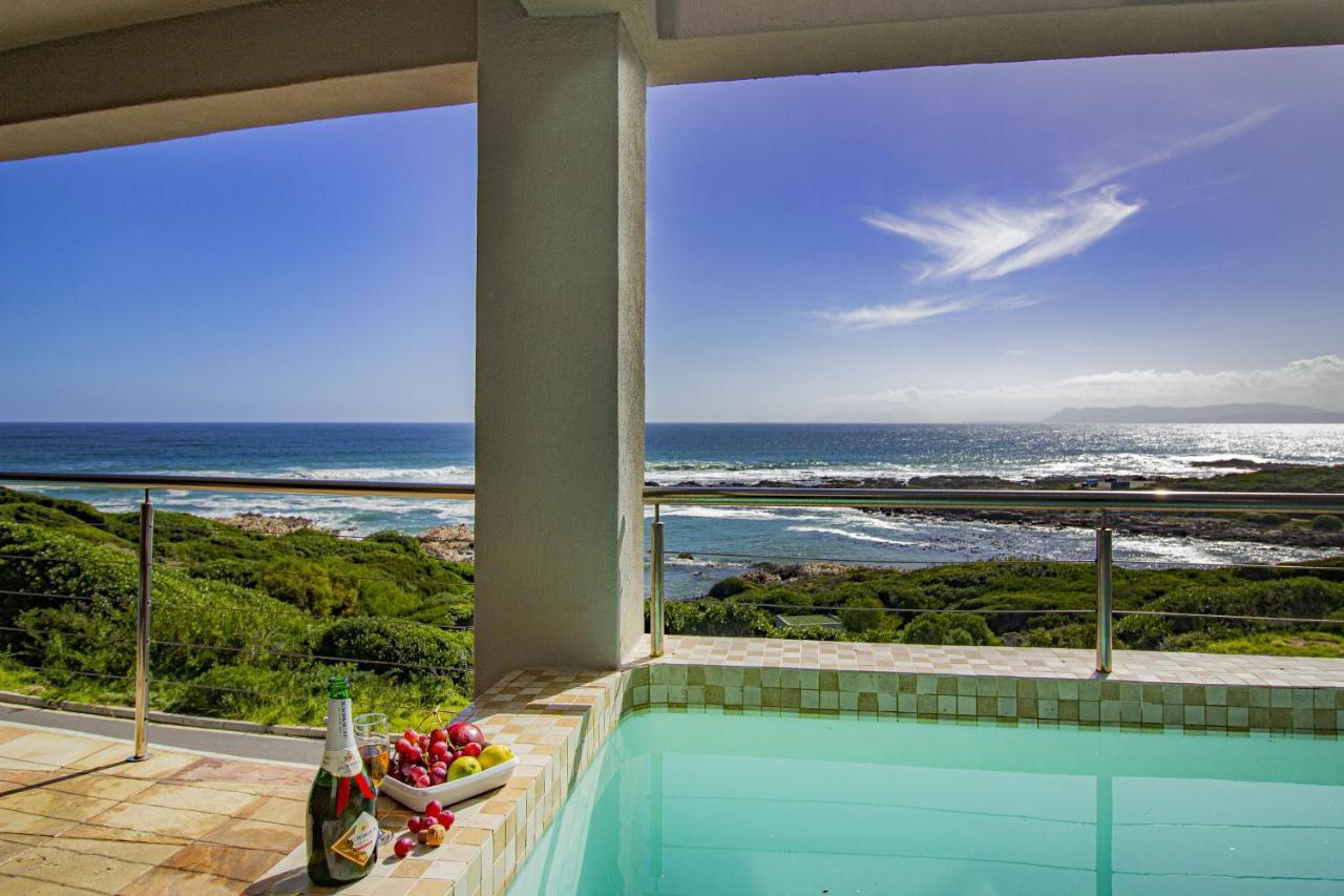 Whale Waters Self Catering Gansbaai Apartment De Kelders Bagian luar foto